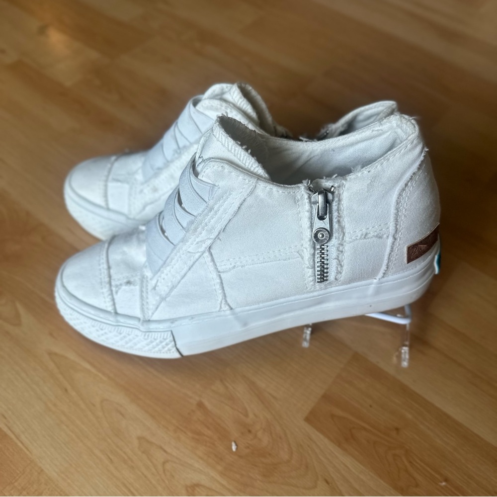 Blowfish Malibu Women Mamba White Color Washed Canvas Sneaker US 7